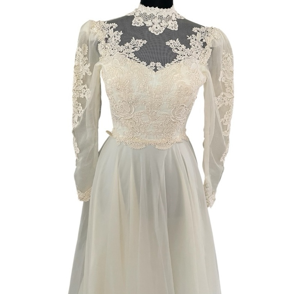 Vintage 1960-1970s Ivory Wedding Dress Lace Train Longsleeve High Neck union USA - Picture 3 of 16